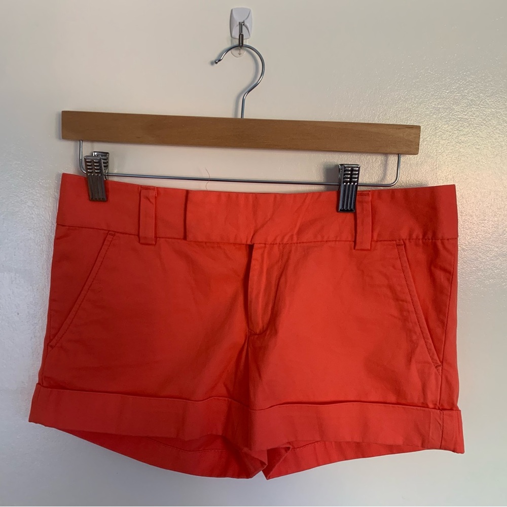 Lilly Pulitzer, NWOT, Barclay Short, Deep Coral Color in Size 0